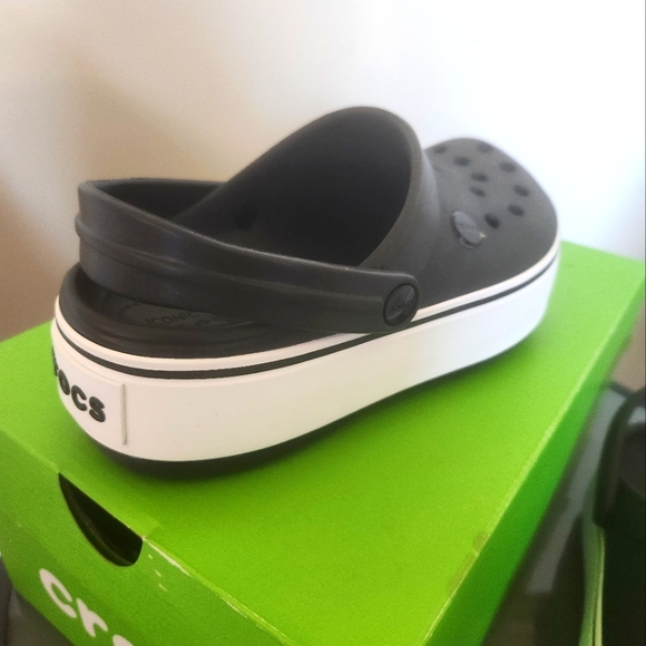 Crocs black white Off  Court Clogs Size W-6  M-4.  Never Worn.Offers Welcome 🙂 - Picture 2 of 5